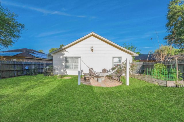 1611 Bob White Street, Brookshire, TX 77423