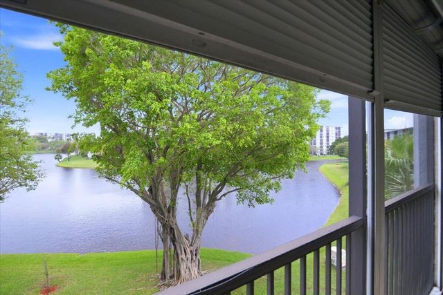 2220 N Cypress Bend Drive 410, Pompano Beach, FL 33069