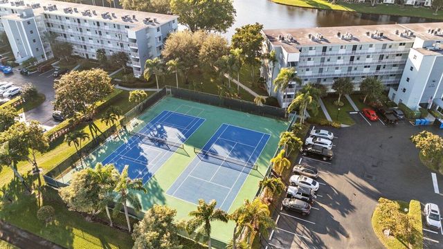 2220 N Cypress Bend Drive 410, Pompano Beach, FL 33069