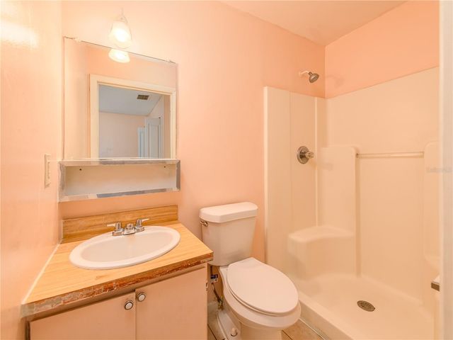 8702 FISH LAKE ROAD, Tampa, FL 33619