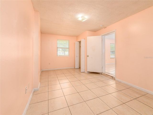 8702 FISH LAKE ROAD, Tampa, FL 33619