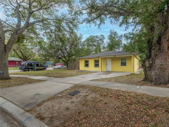 8702 FISH LAKE ROAD, Tampa, FL 33619