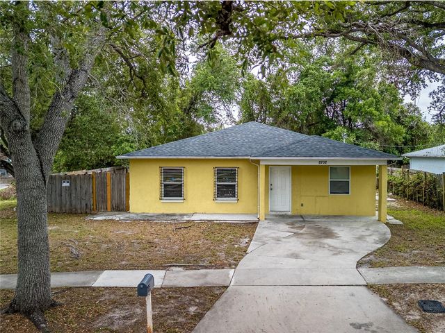 8702 FISH LAKE ROAD, Tampa, FL 33619