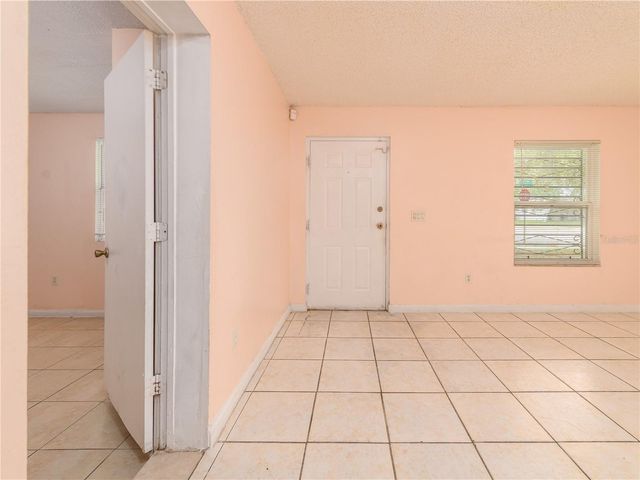 8702 FISH LAKE ROAD, Tampa, FL 33619