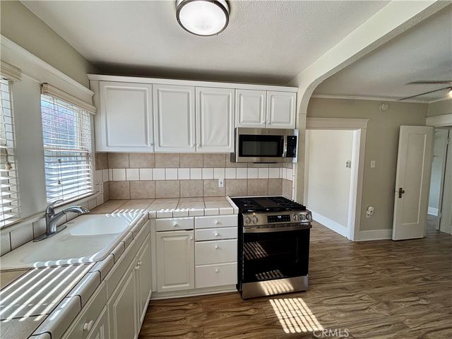 323 W 82nd Street, Los Angeles, CA 90003