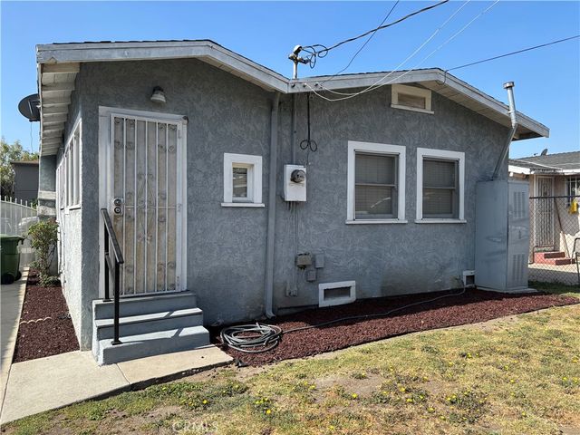 323 W 82nd Street, Los Angeles, CA 90003