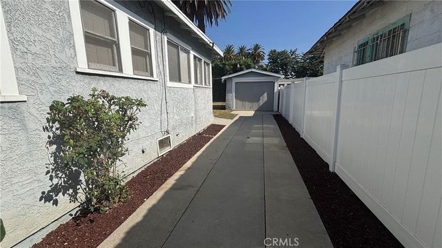 323 W 82nd Street, Los Angeles, CA 90003