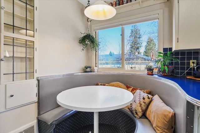 129 W 33rd Ave, Spokane, WA 99203