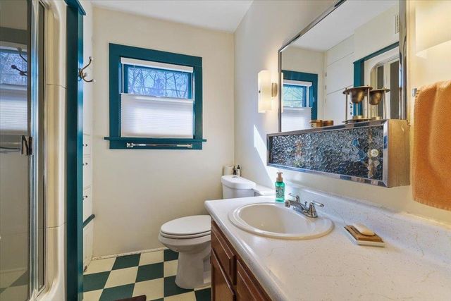 129 W 33rd Ave, Spokane, WA 99203