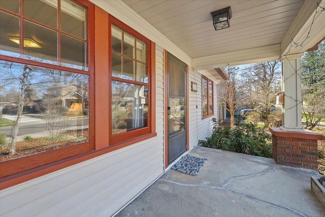 129 W 33rd Ave, Spokane, WA 99203