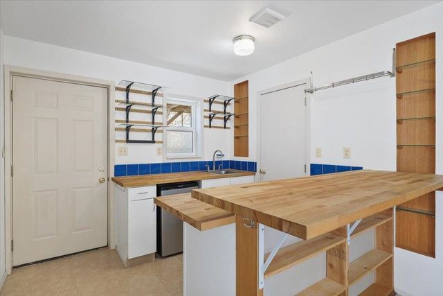 129 W 33rd Ave, Spokane, WA 99203