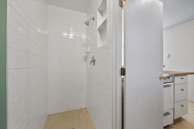 129 W 33rd Ave, Spokane, WA 99203