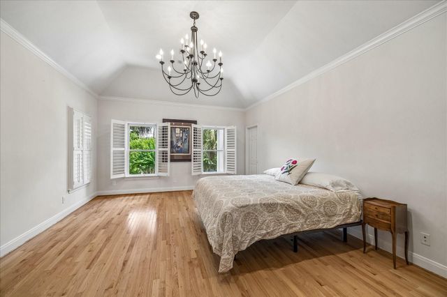 4131 N Boulevard Park, Houston, TX 77098
