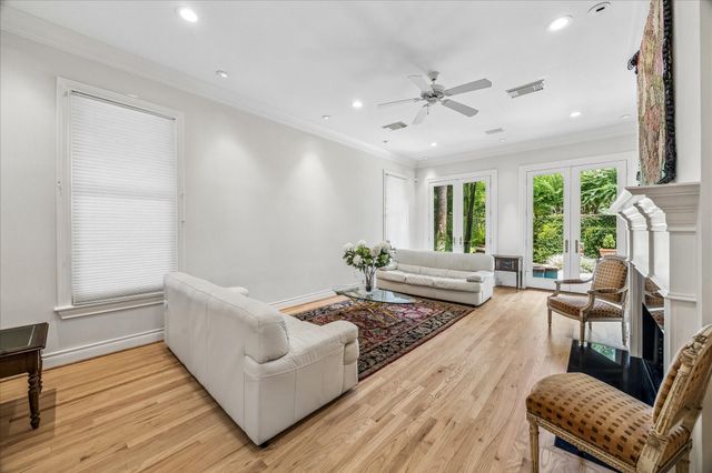 4131 N Boulevard Park, Houston, TX 77098