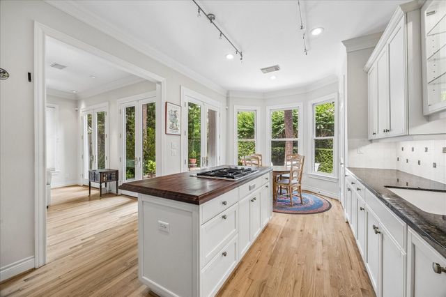 4131 N Boulevard Park, Houston, TX 77098