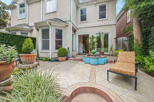 4131 N Boulevard Park, Houston, TX 77098