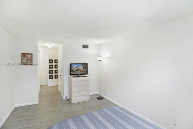 6600 Cypress Road 105, Plantation, FL 33317