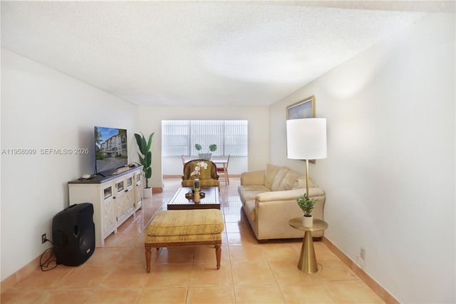 6600 Cypress Road 105, Plantation, FL 33317