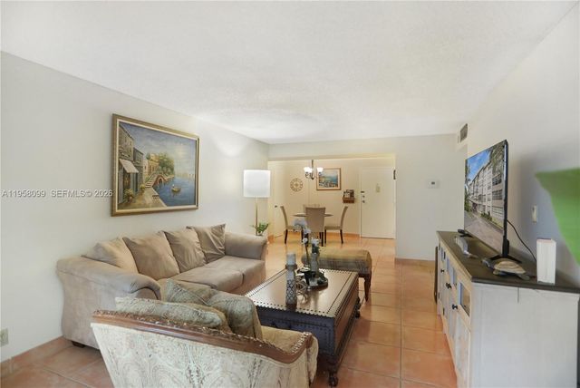 6600 Cypress Road 105, Plantation, FL 33317