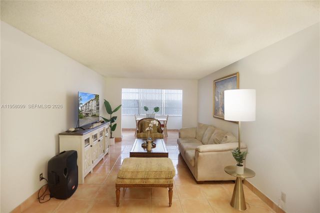 6600 Cypress Road 105, Plantation, FL 33317