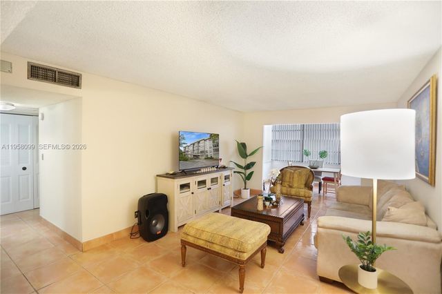 6600 Cypress Road 105, Plantation, FL 33317