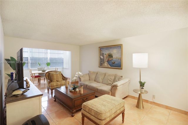 6600 Cypress Road 105, Plantation, FL 33317