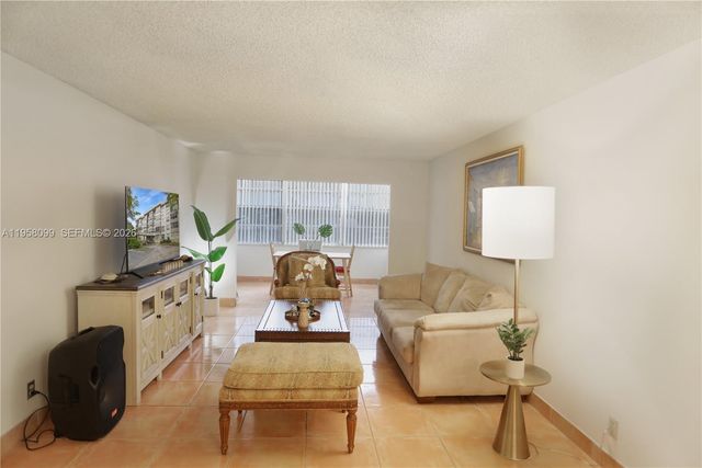 6600 Cypress Road 105, Plantation, FL 33317