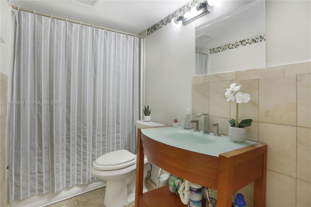 6600 Cypress Road 105, Plantation, FL 33317