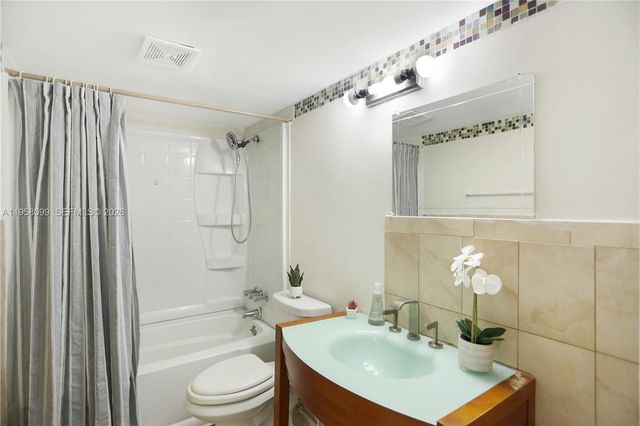 6600 Cypress Road 105, Plantation, FL 33317