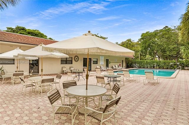 6600 Cypress Road 105, Plantation, FL 33317