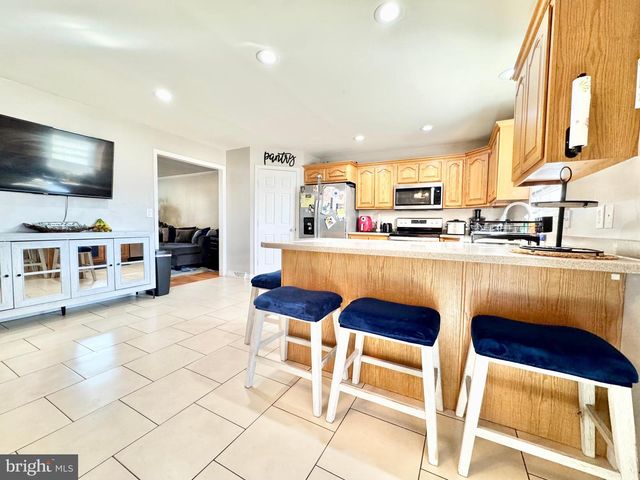 24 KENT AVE, Felton, DE 19943