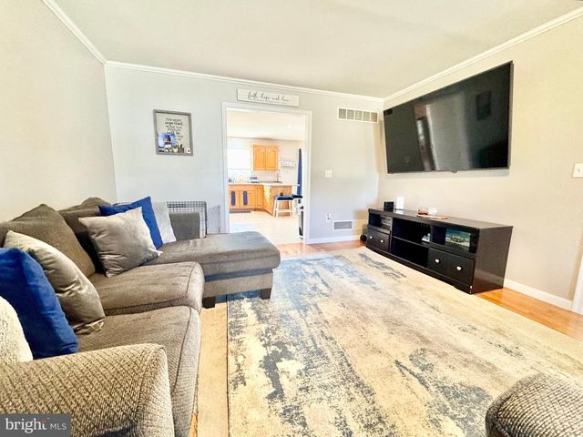 24 KENT AVE, Felton, DE 19943