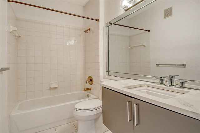 5160 NORTHRIDGE ROAD 107, Sarasota, FL 34238