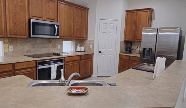 3002 Manor Green Boulevard, Euless, TX 76039