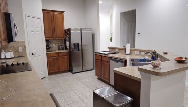 3002 Manor Green Boulevard, Euless, TX 76039