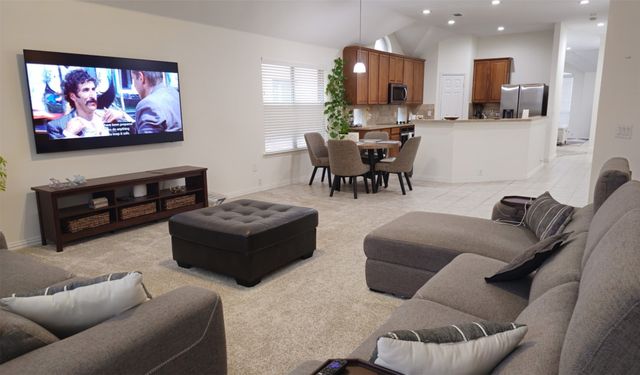 3002 Manor Green Boulevard, Euless, TX 76039