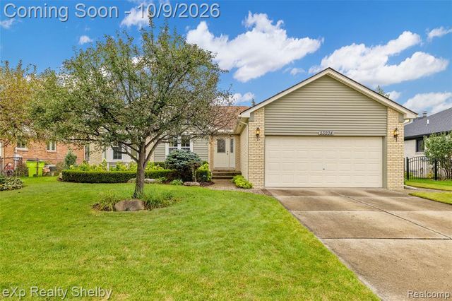 53204 Abraham Drive, Macomb, MI 48042