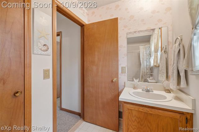 53204 Abraham Drive, Macomb, MI 48042