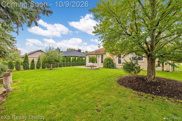 53204 Abraham Drive, Macomb, MI 48042