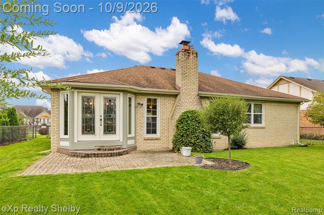 53204 Abraham Drive, Macomb, MI 48042