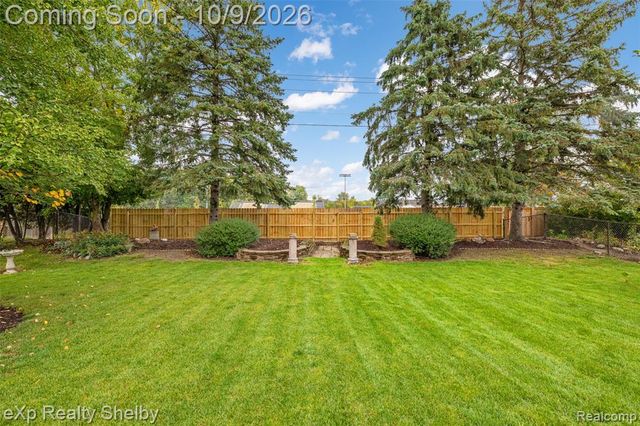 53204 Abraham Drive, Macomb, MI 48042