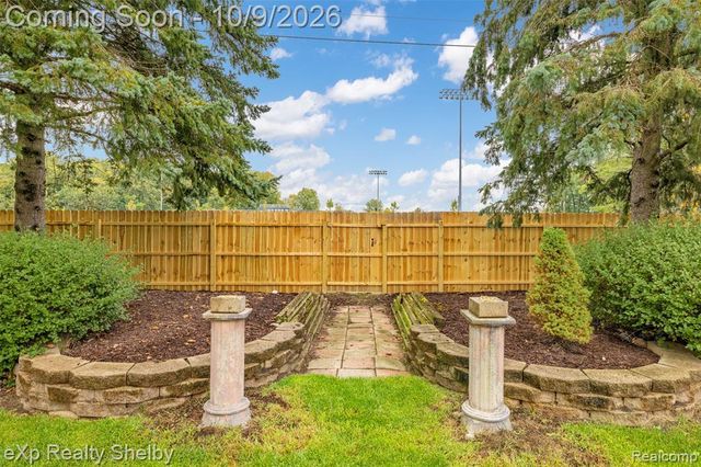 53204 Abraham Drive, Macomb, MI 48042