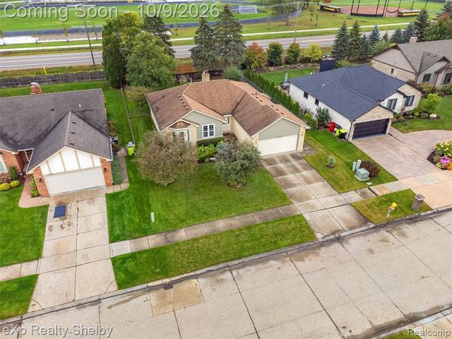 53204 Abraham Drive, Macomb, MI 48042