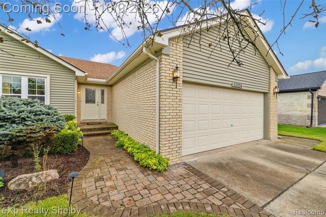 53204 Abraham Drive, Macomb, MI 48042