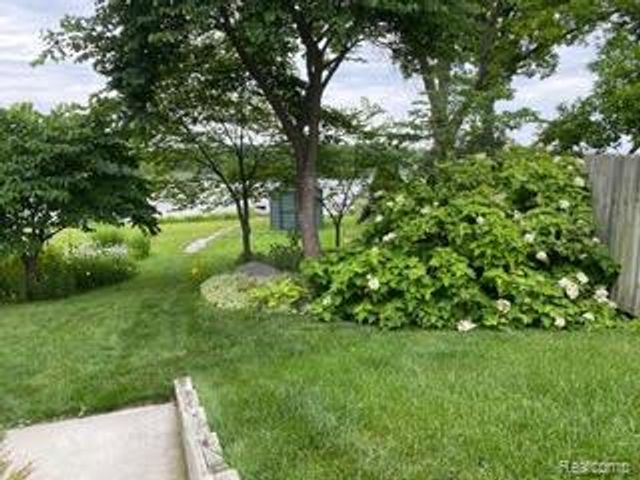 4682 Rockcroft Boulevard, Independence Charter Township, MI 48346