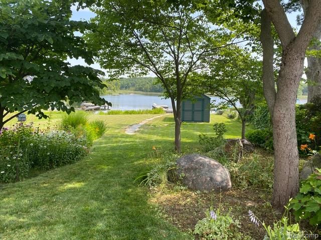 4682 Rockcroft Boulevard, Independence Charter Township, MI 48346