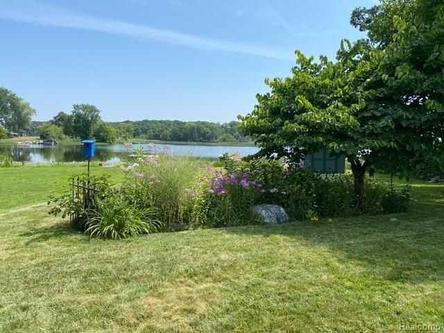 4682 Rockcroft Boulevard, Independence Charter Township, MI 48346