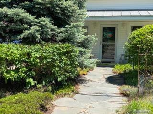 4682 Rockcroft Boulevard, Independence Charter Township, MI 48346