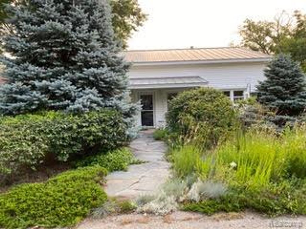 4682 Rockcroft Boulevard, Independence Charter Township, MI 48346