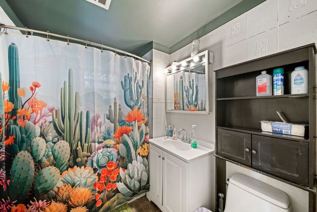 3301 S HAMILTON Avenue, Chicago, IL 60608